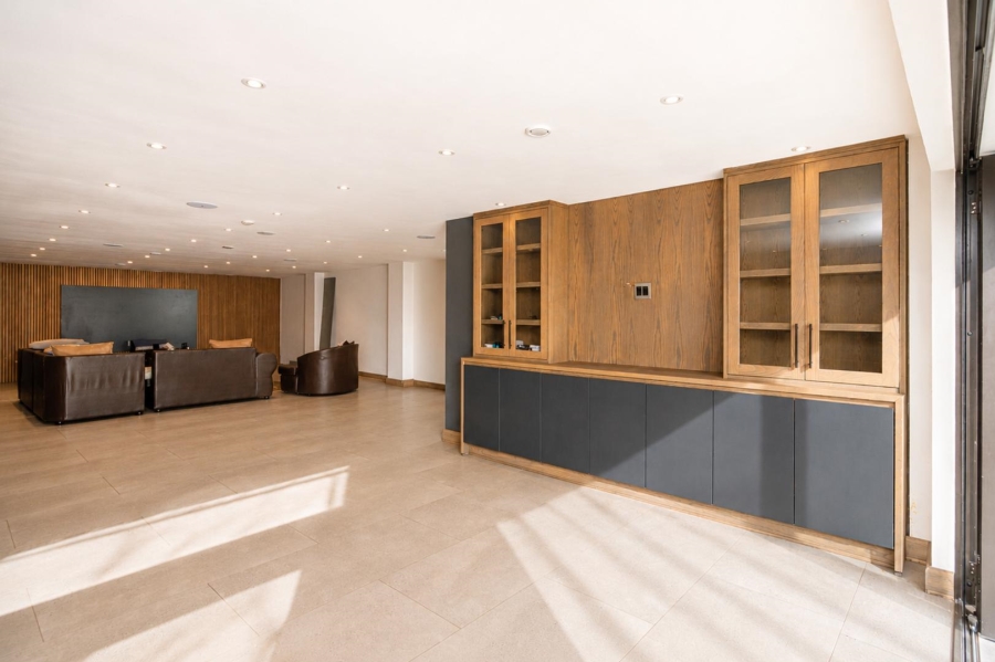 6 Bedroom Property for Sale in Birdwood Estate North West